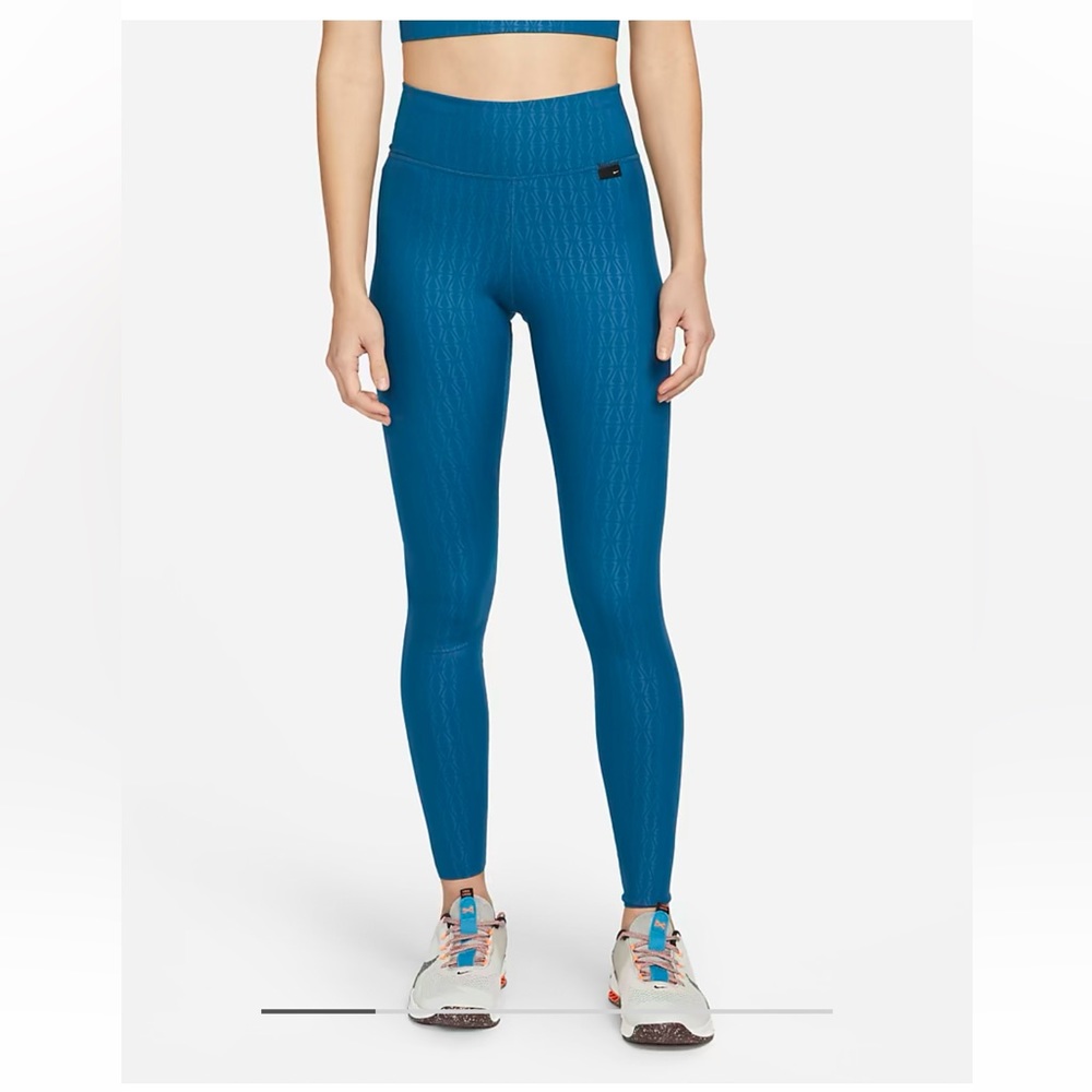 Nike One Luxe
Women's Mid-Rise Printed Leggings